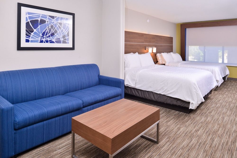 Holiday Inn Express & Suites Selma by IHG 3