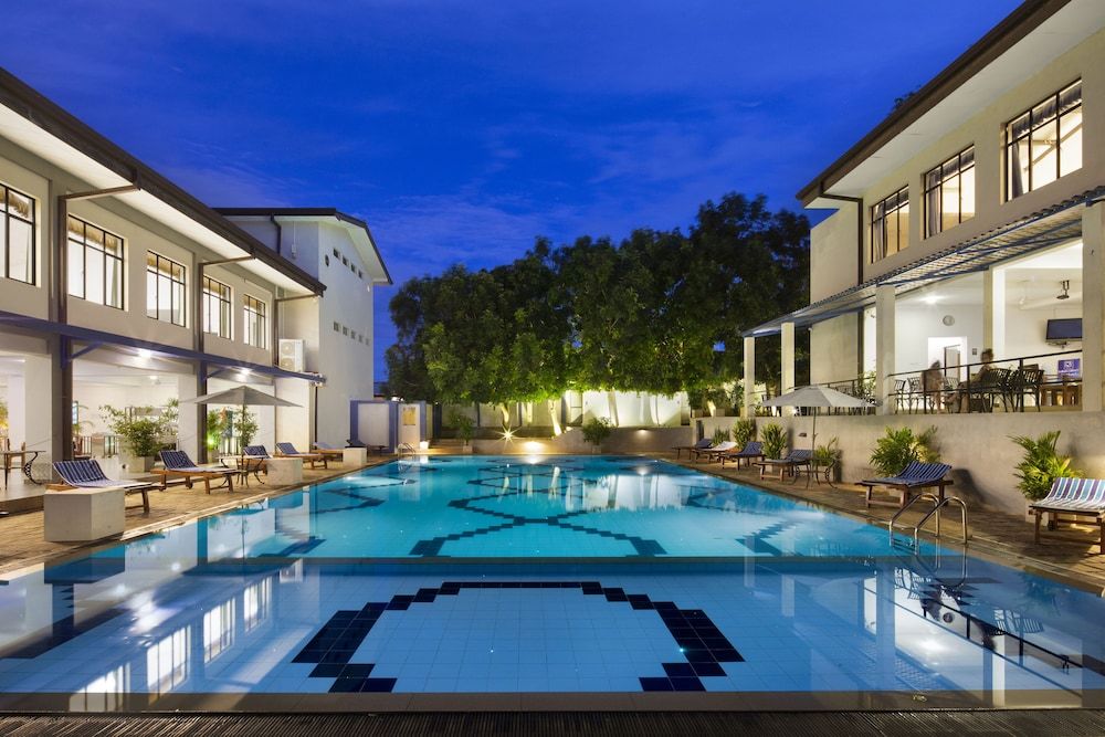 The Blue Wave Hotel 4 estrellas en Arugam Bay