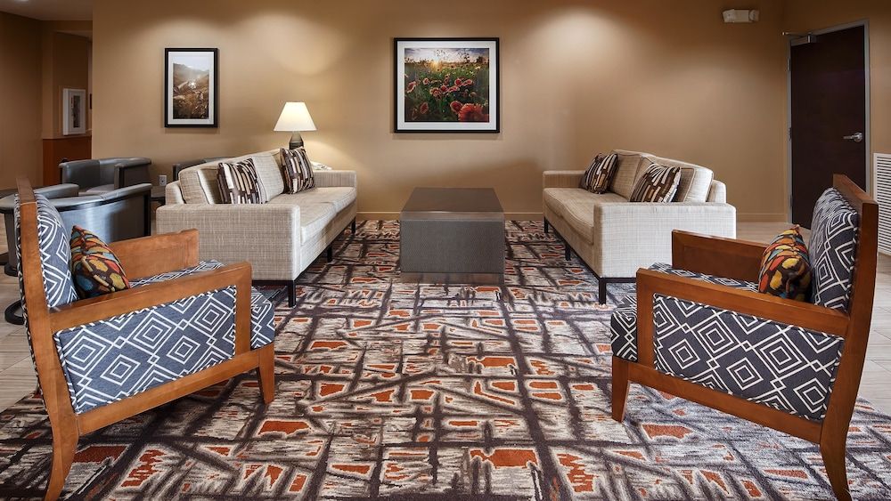 Best Western Plus Elmendorf Hotel / San Antonio Hotel 3