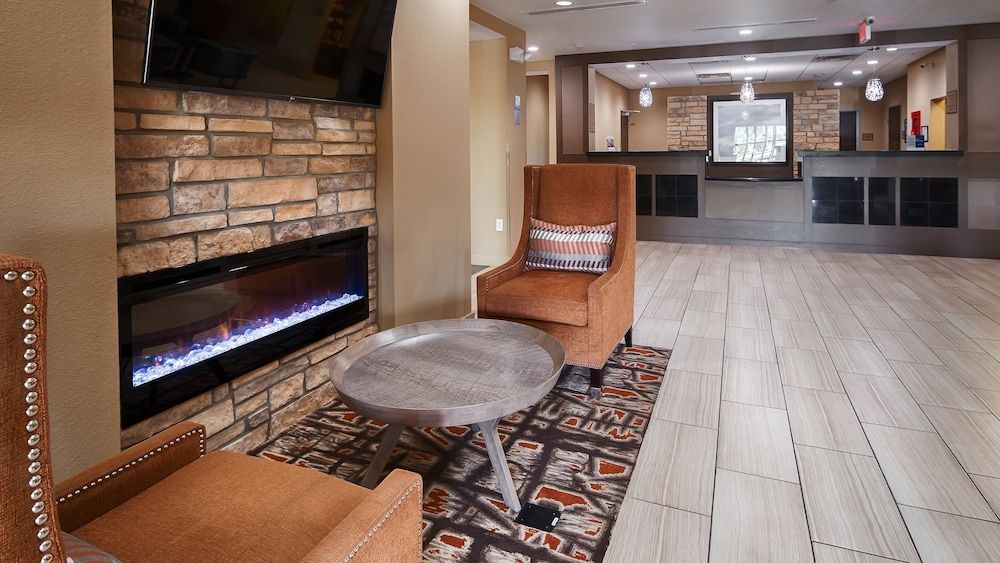Best Western Plus Elmendorf Hotel / San Antonio Hotel 2