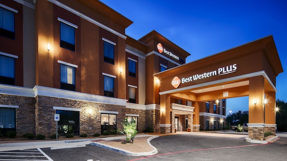 Best Western Plus Elmendorf Hotel / San Antonio Hotel 4 estrellas en Elmendorf