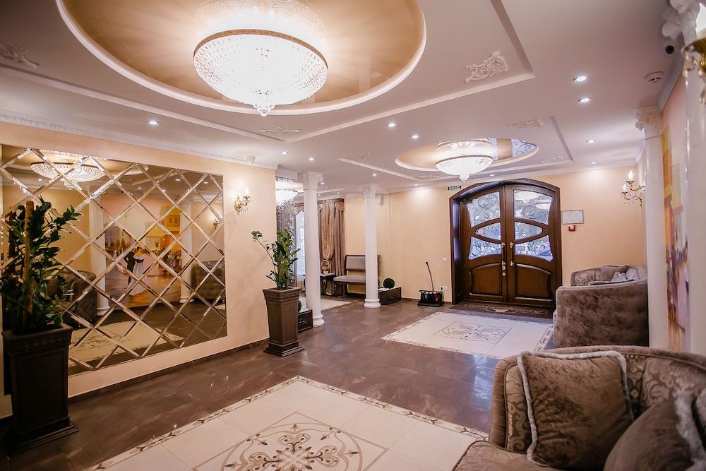 Aristocrat Hotel 3