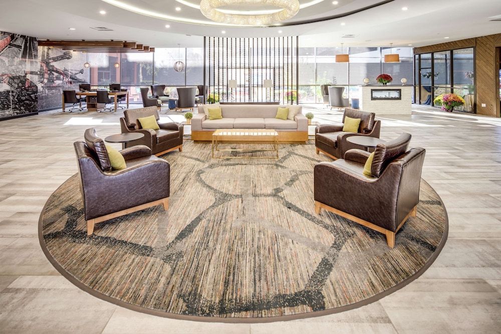 DoubleTree by Hilton Huntington 3