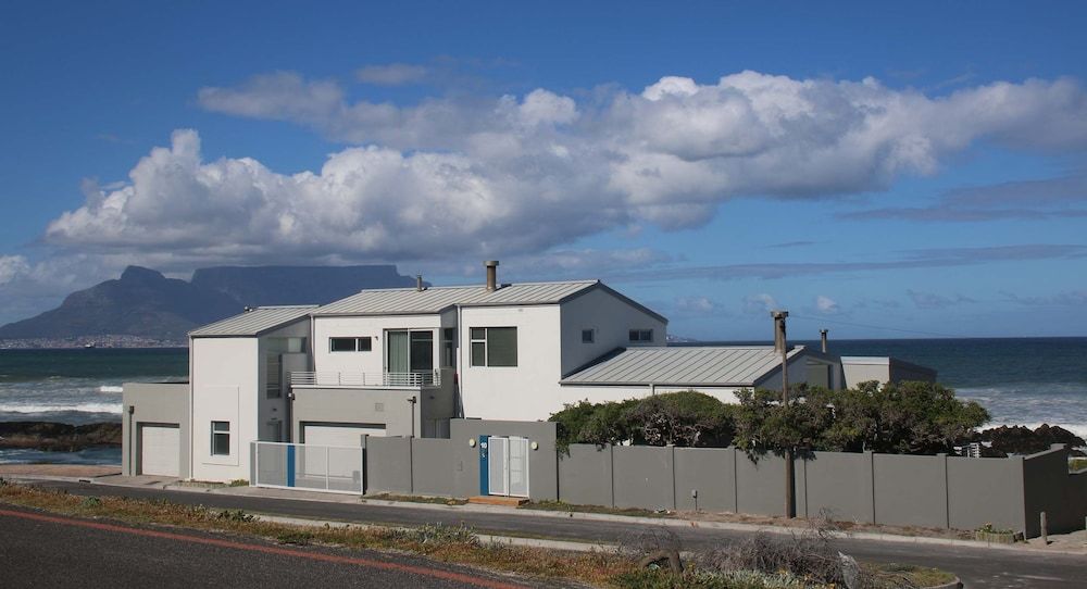 Bokkombaai -1 estrellas en Bloubergstrand