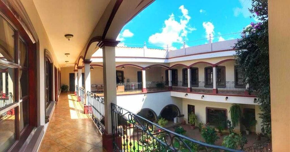 Hotel Plaza YatBalam 3
