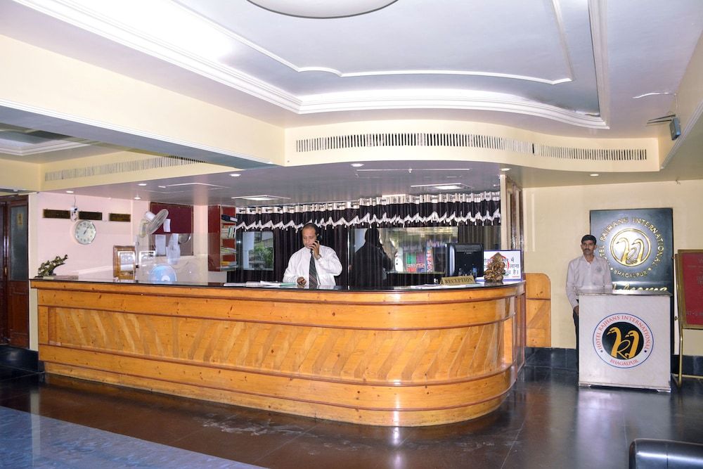 Hotel Rajhans International 2