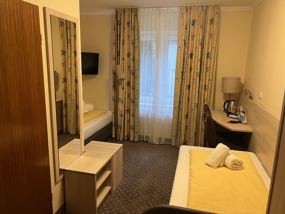 M&M Hotel - Seevetal 2