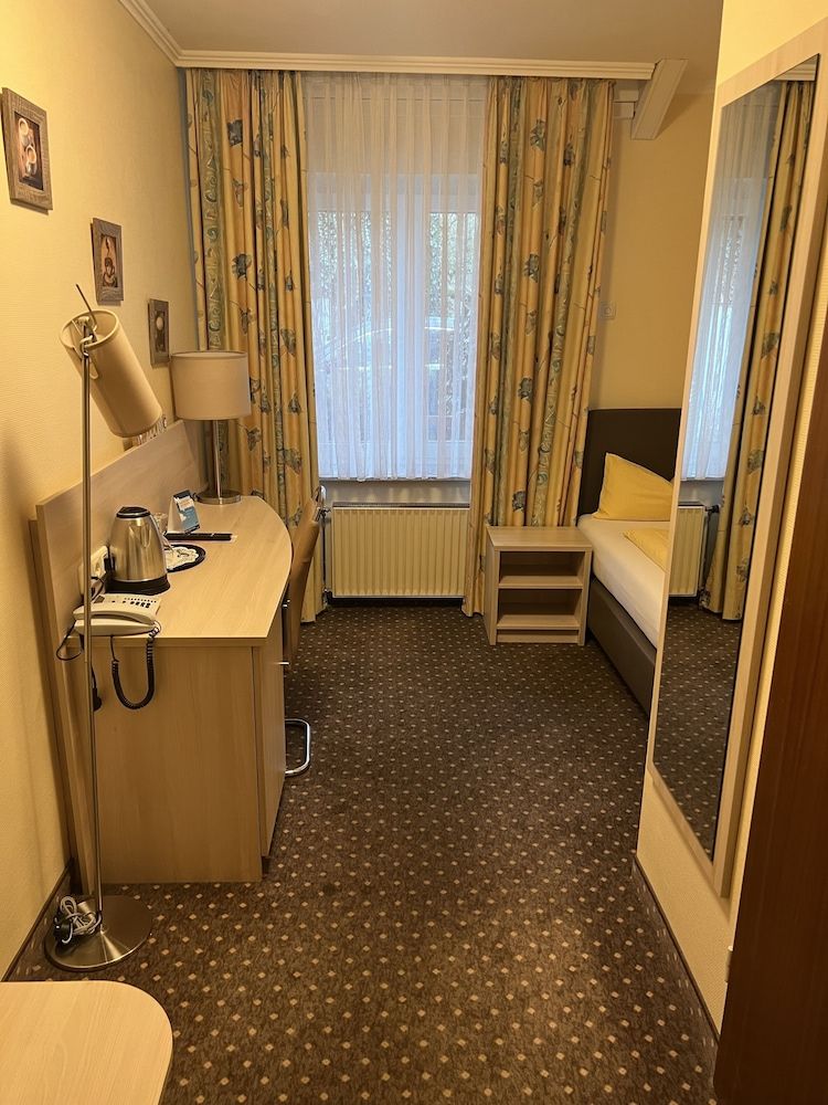 M&M Hotel - Seevetal 3