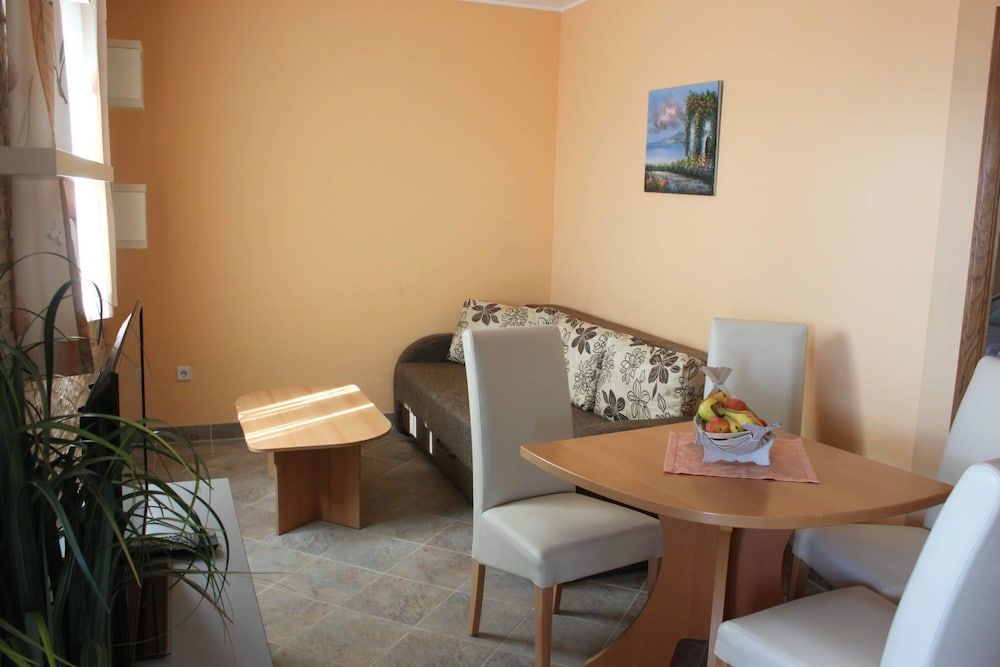 Apartments Dernaj 3