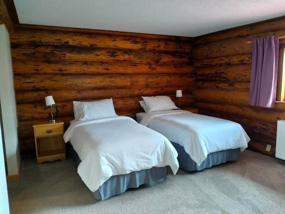 Smithers Driftwood Lodge 2