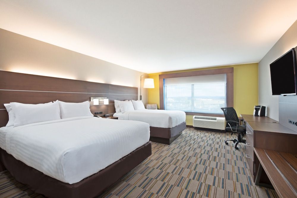 Holiday Inn Express & Suites Uniontown by IHG 2