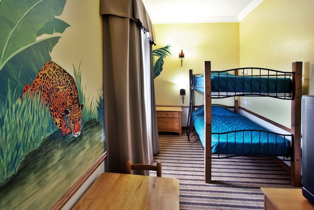 Holiday Inn Express & Suites Byron by IHG 3
