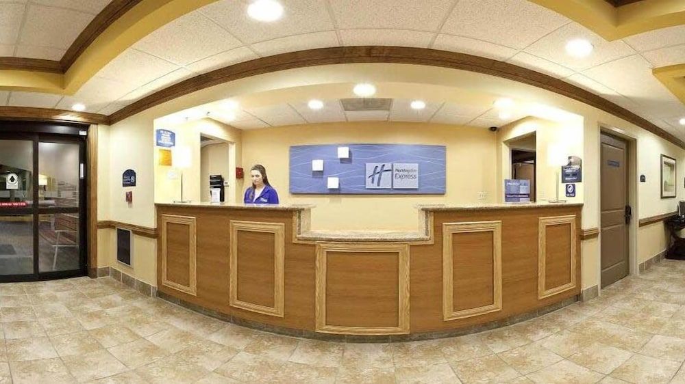 Holiday Inn Express & Suites Byron by IHG 2