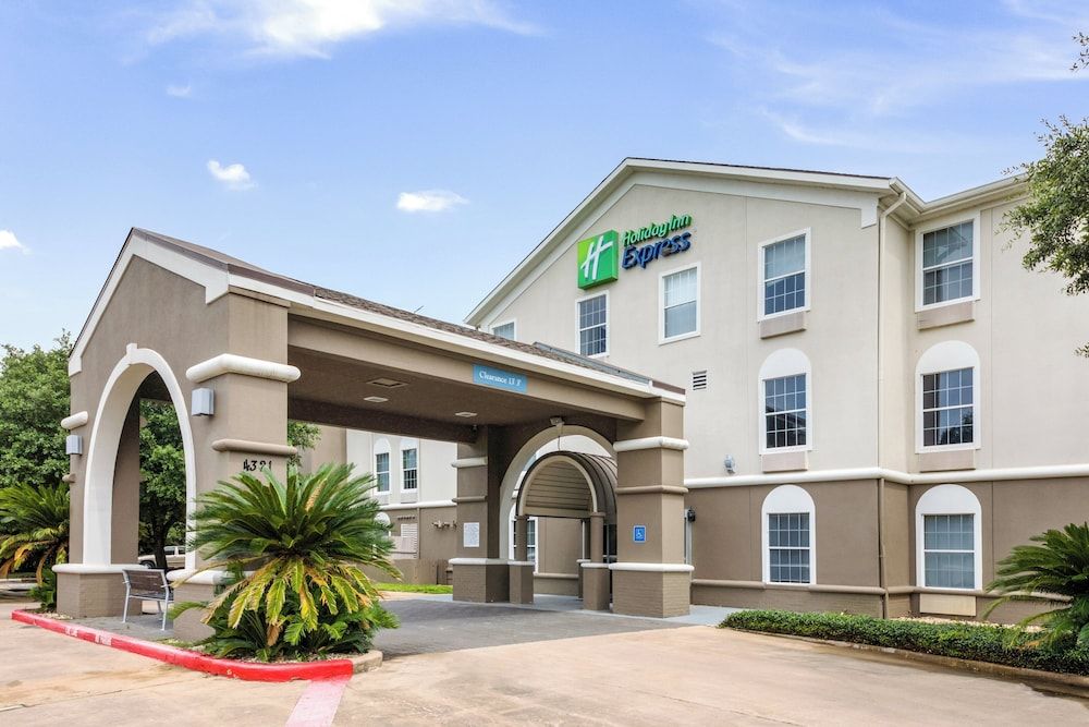 Holiday Inn Express Hotel & Suites Columbus by IHG 2 estrellas en Columbus