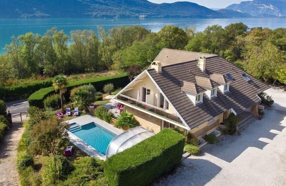 Au Petit Nice -1 estrellas en Brison-Saint-Innocent