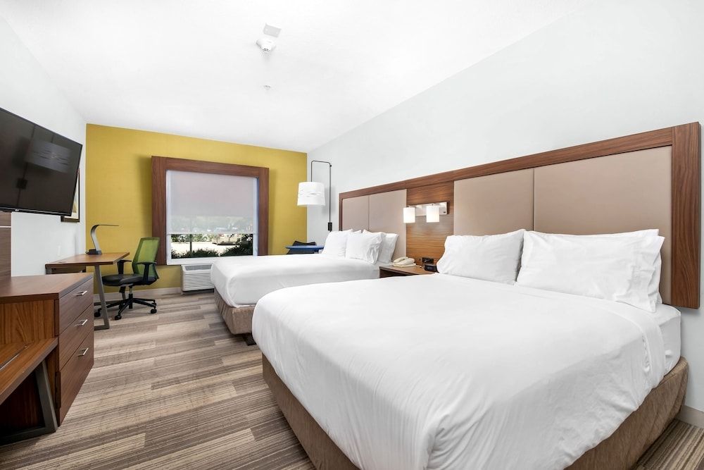Holiday Inn Express Hotel & Suites Conroe I-45 North by IHG 2