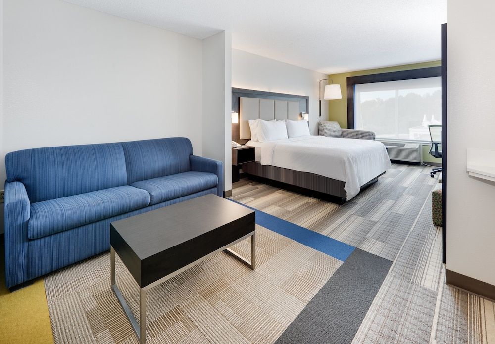 Holiday Inn Express & Suites Dublin by IHG 2