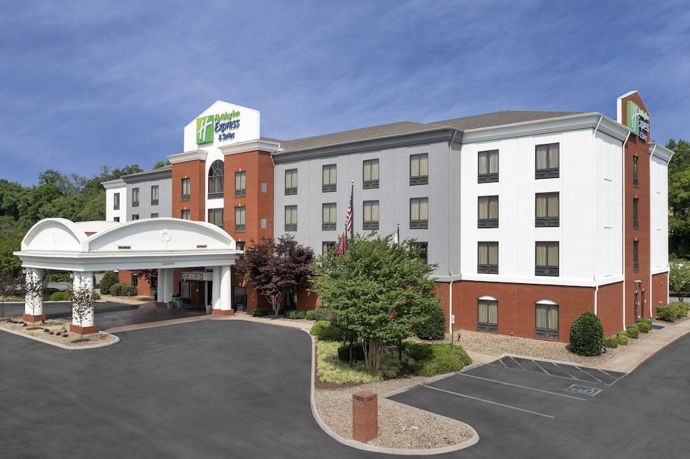 Holiday Inn Express & Suites Knoxville-Clinton by IHG 2 estrellas en Clinton