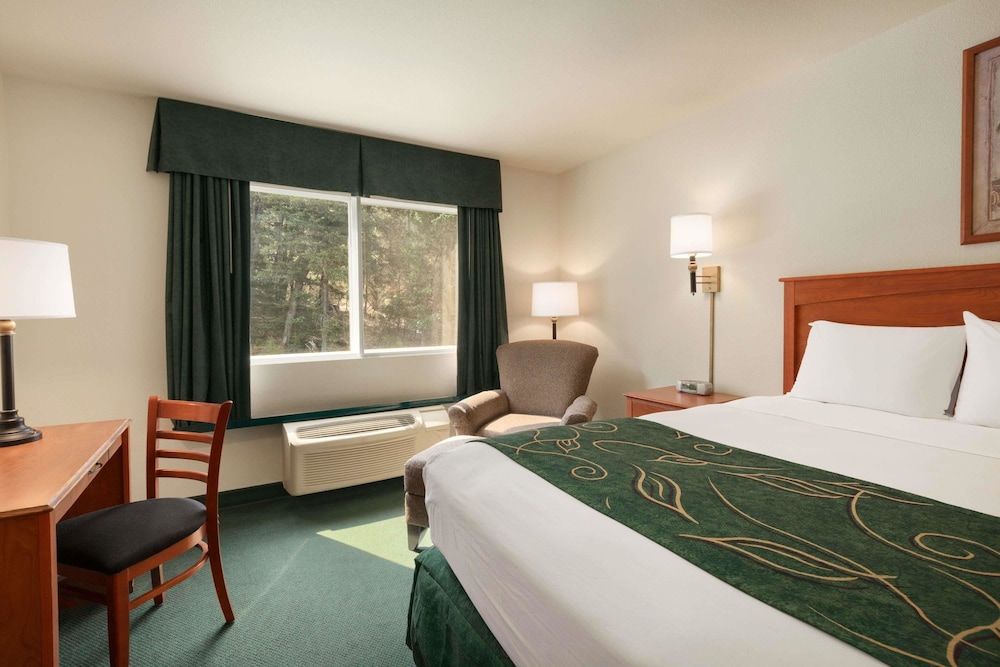 Travelodge by Wyndham Dunsmuir 3