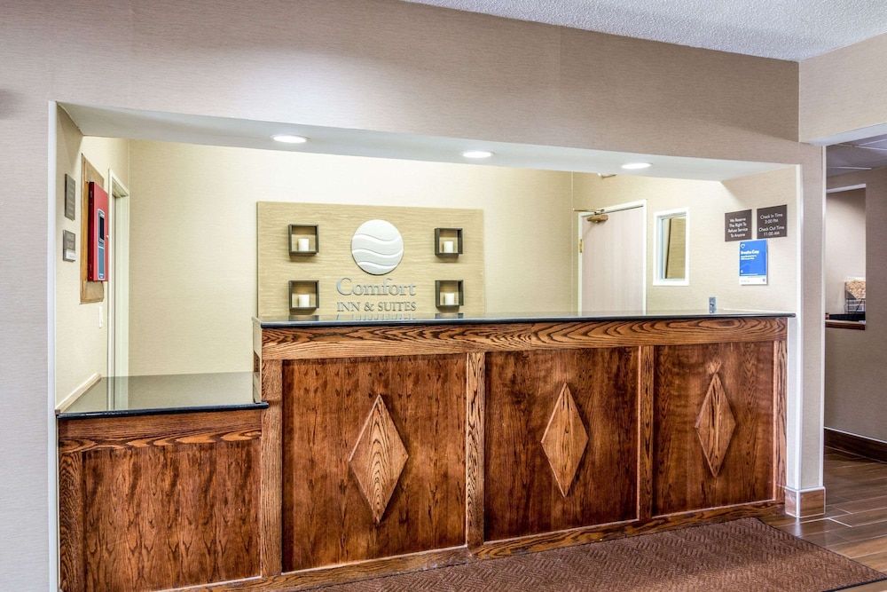 Comfort Inn & Suites - Hannibal 2