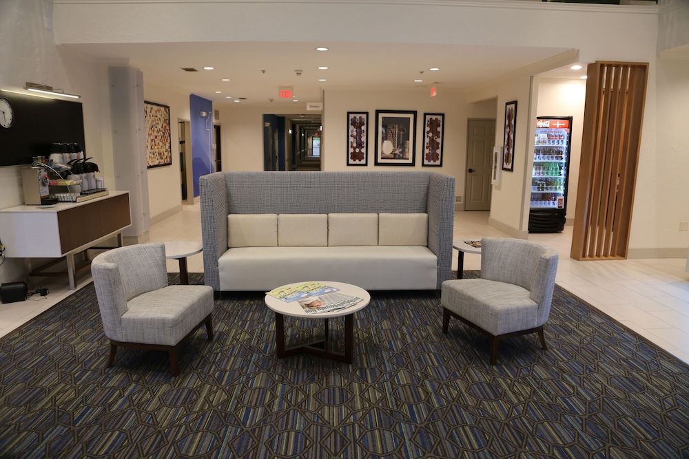 Holiday Inn Express Hotel & Suites Greenville by IHG 3