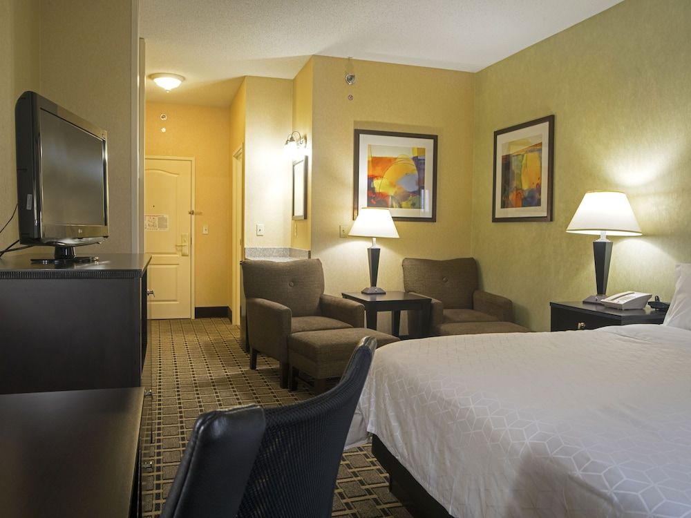 Holiday Inn Express & Suites Sharon-Hermitage by IHG 2
