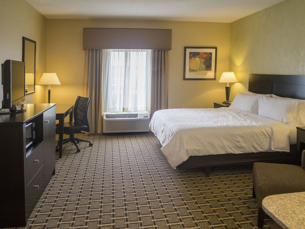Holiday Inn Express & Suites Sharon-Hermitage by IHG 3