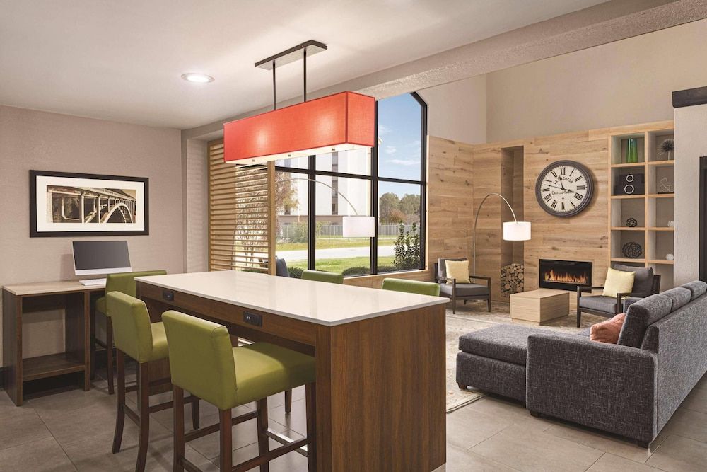 Country Inn & Suites by Radisson, Dunn I-95 3