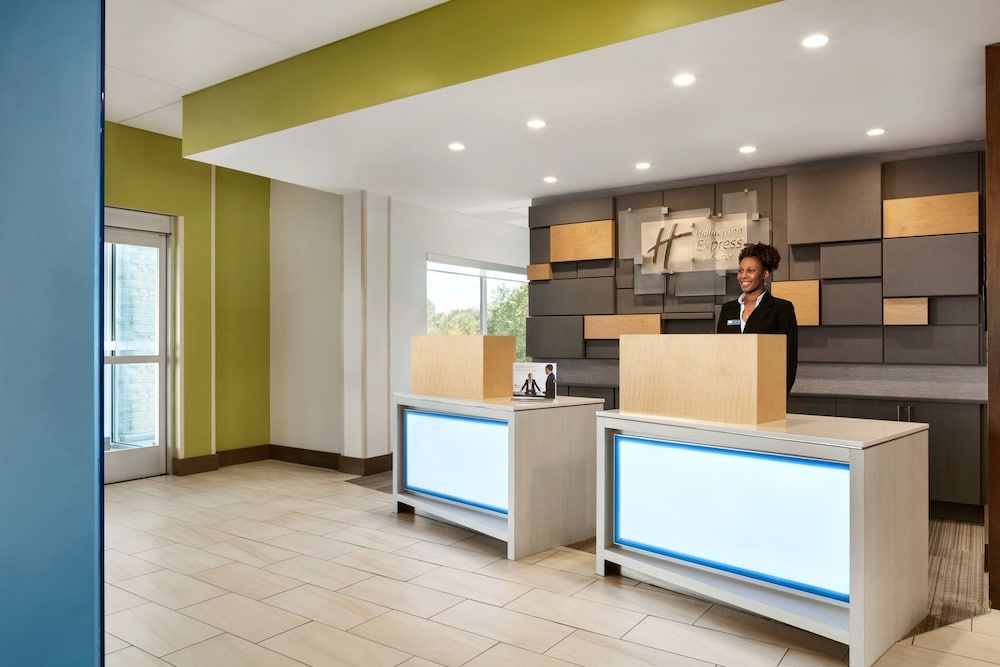 Holiday Inn Express & Suites Salisbury by IHG 3