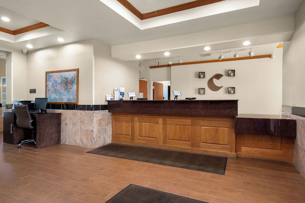 Comfort Inn & Suites Fenton 3