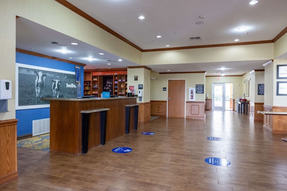 Hampton Inn Alice 3