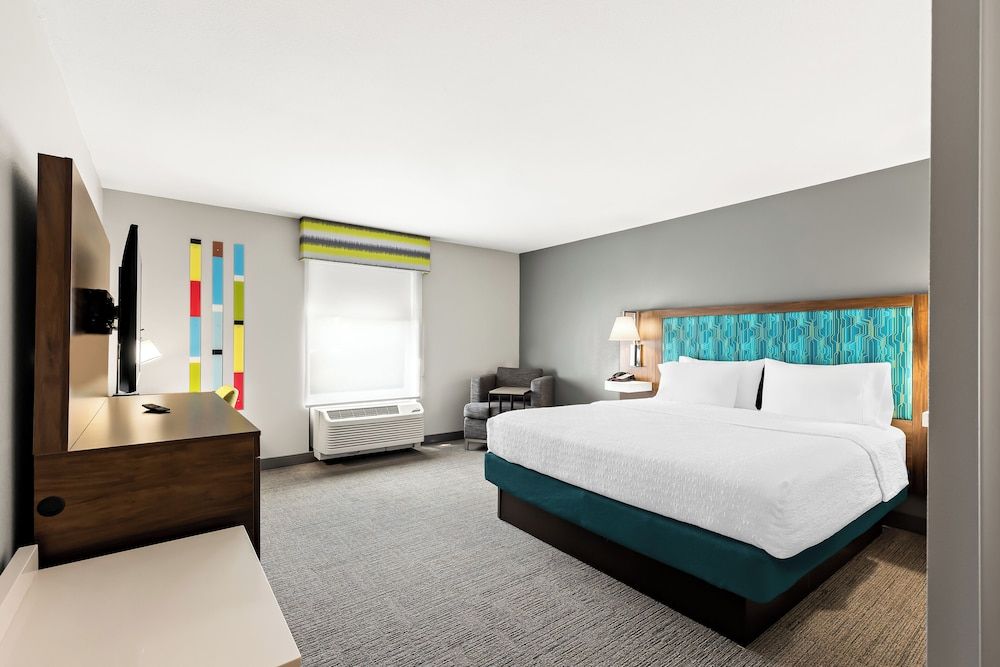 Hampton Inn & Suites Canton 3