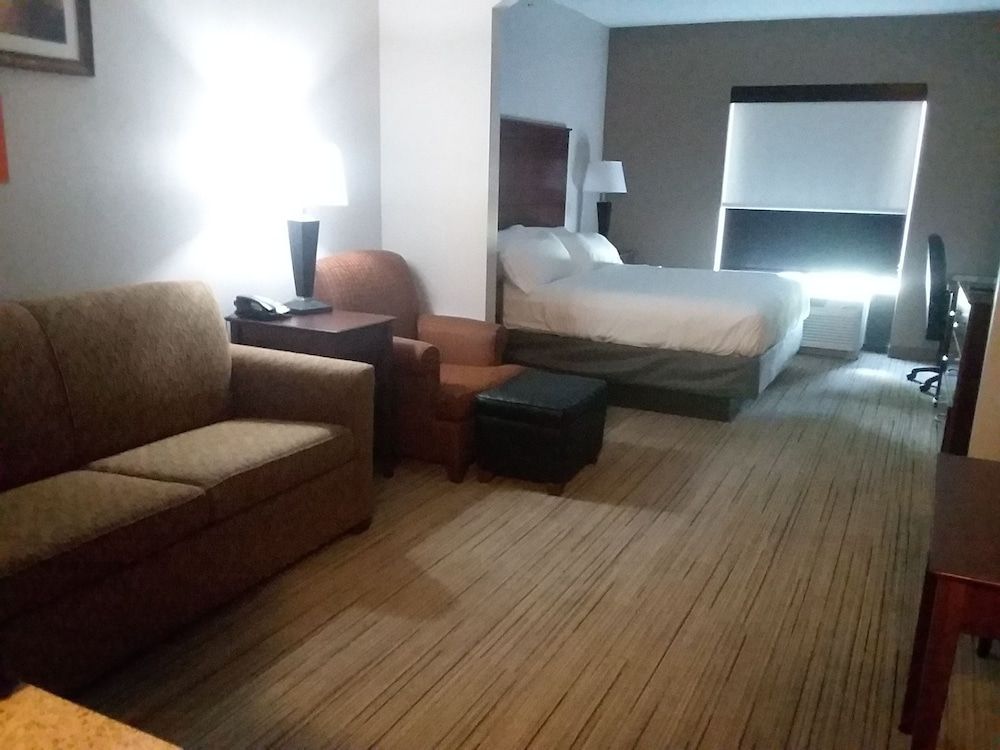 Holiday Inn Express & Suites Lake Placid by IHG 2