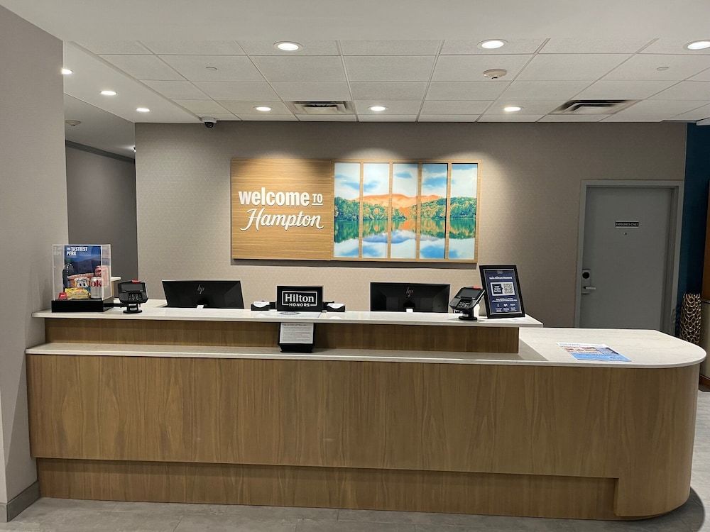 Hampton Inn & Suites Woodstock, VA 3