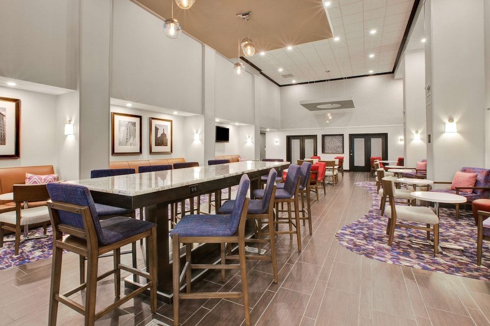 Hampton Inn & Suites Flint/Grand Blanc 3