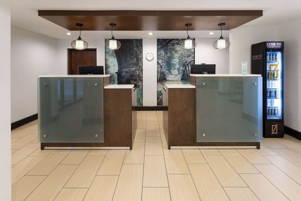 La Quinta Inn & Suites by Wyndham LaGrange / I-85 2