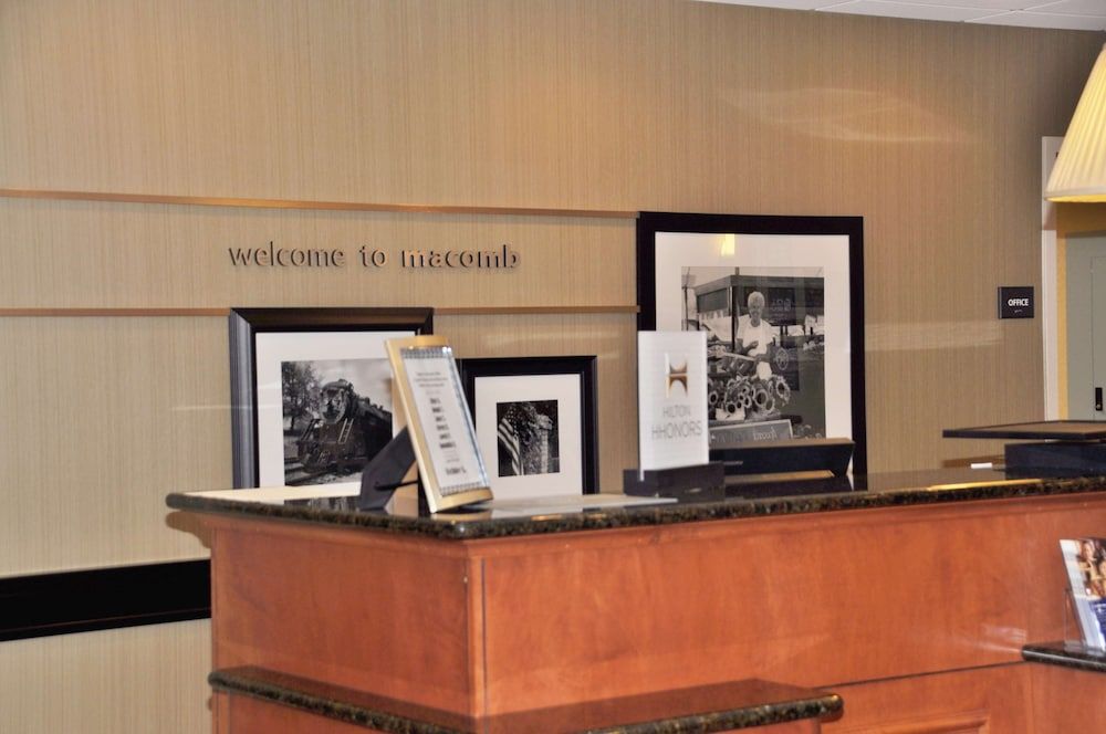 Hampton Inn Macomb 3