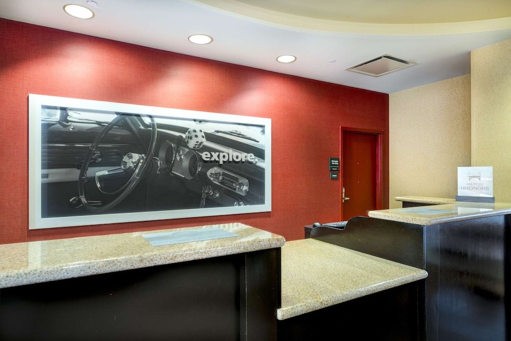 Hampton Inn Suites Scottsboro 2