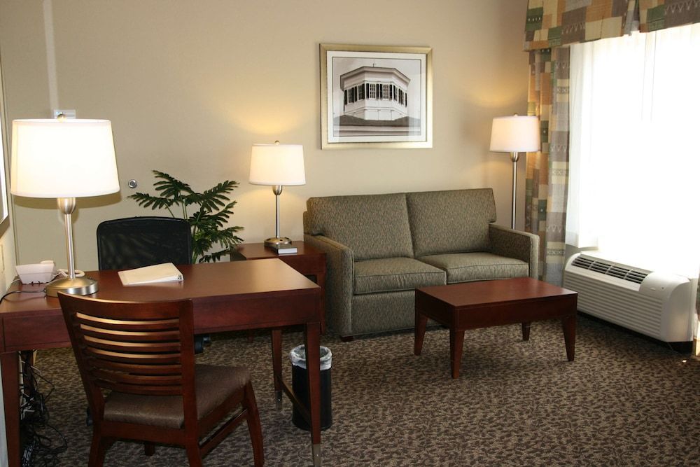 Hampton Inn & Suites West Point 3