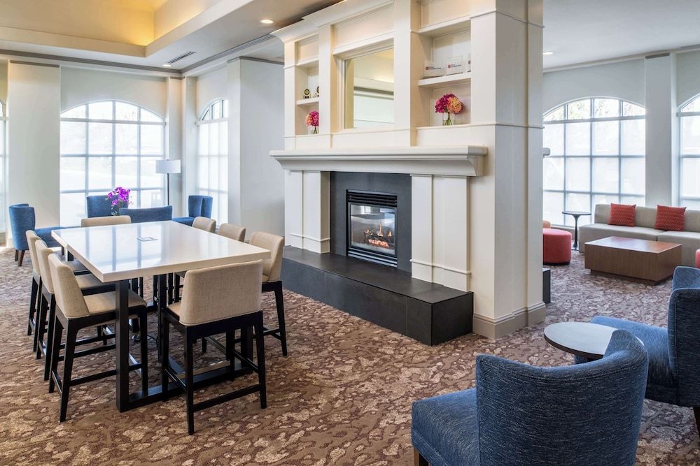 Hilton Garden Inn Fontana 3