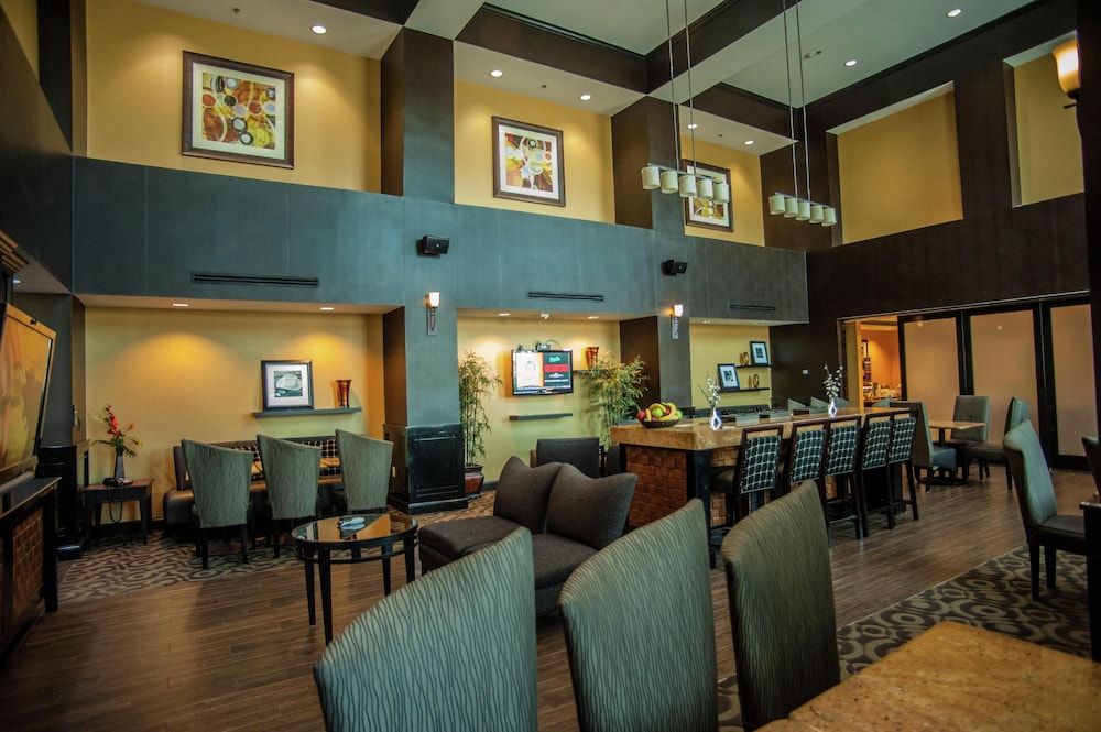 Hampton Inn & Suites Palestine 2