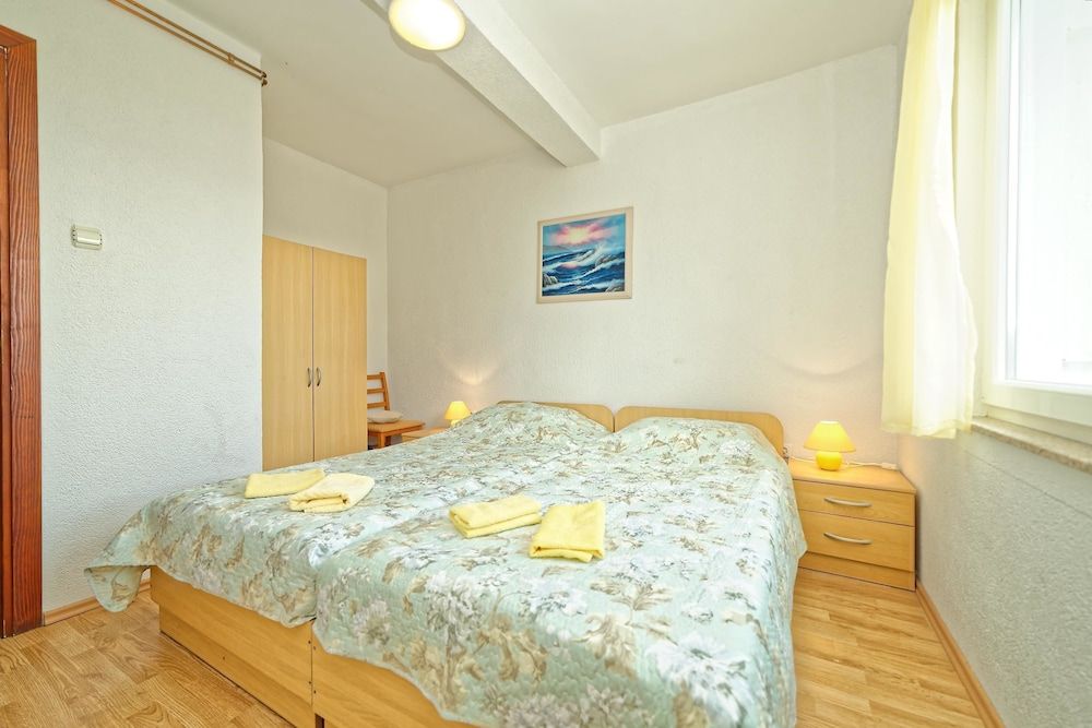 Apartments Vedrana 2