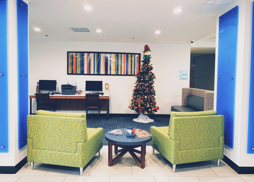 Holiday Inn Express Hotel & Suites Logansport by IHG 2