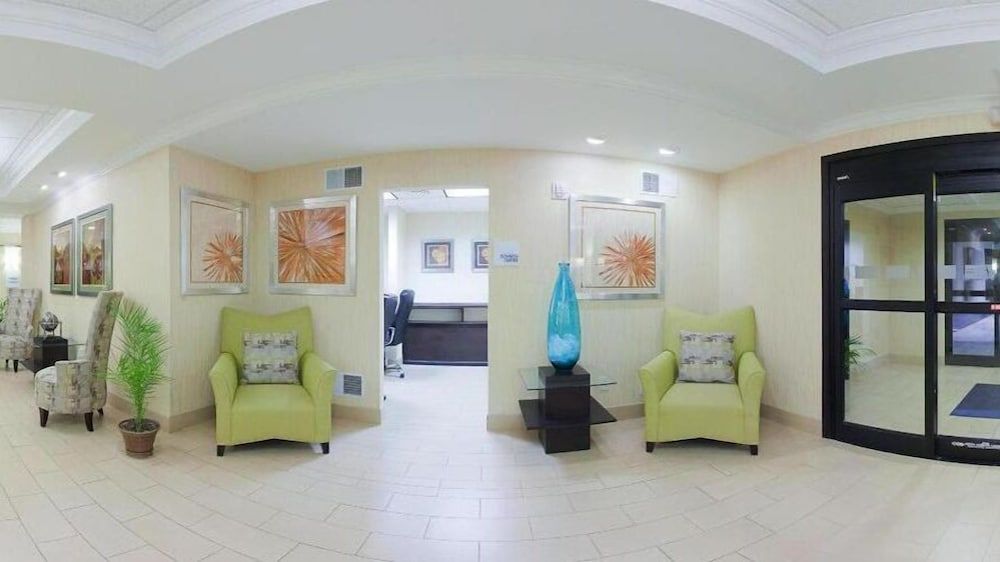 Holiday Inn Express Hotel & Suites Lebanon by IHG 2