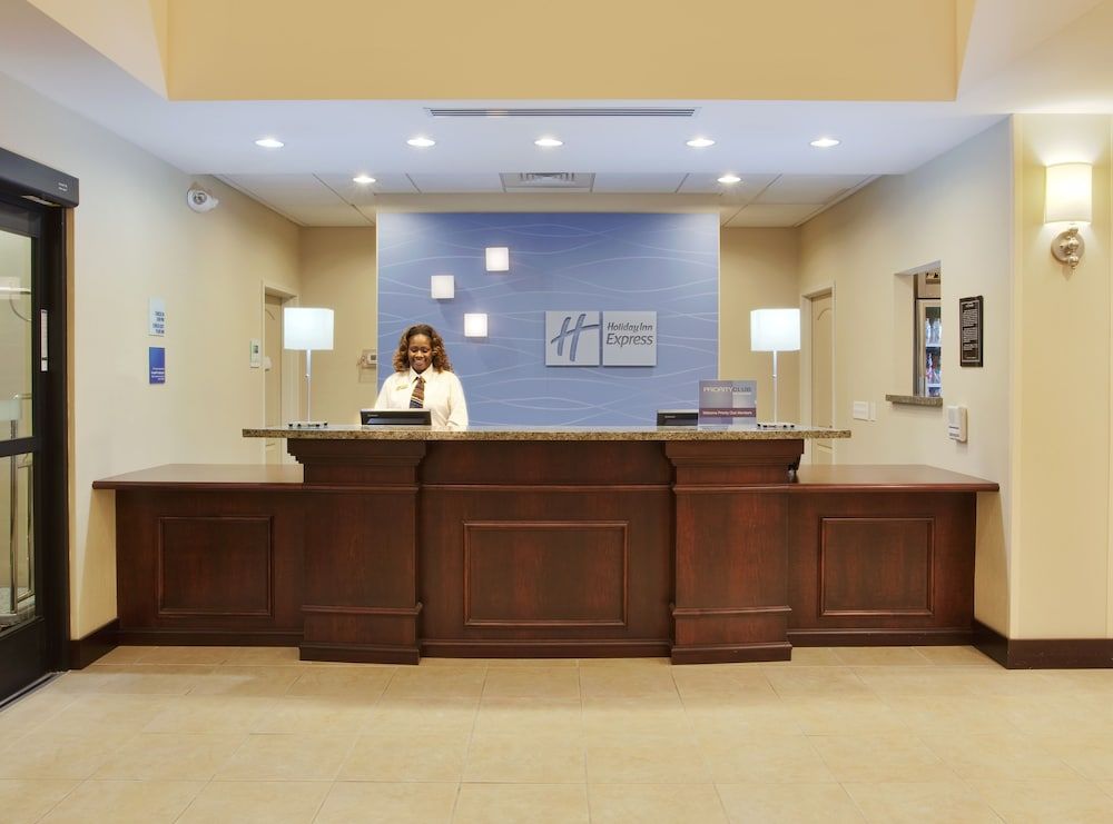 Holiday Inn Express Hotel & Suites Merced by IHG 2