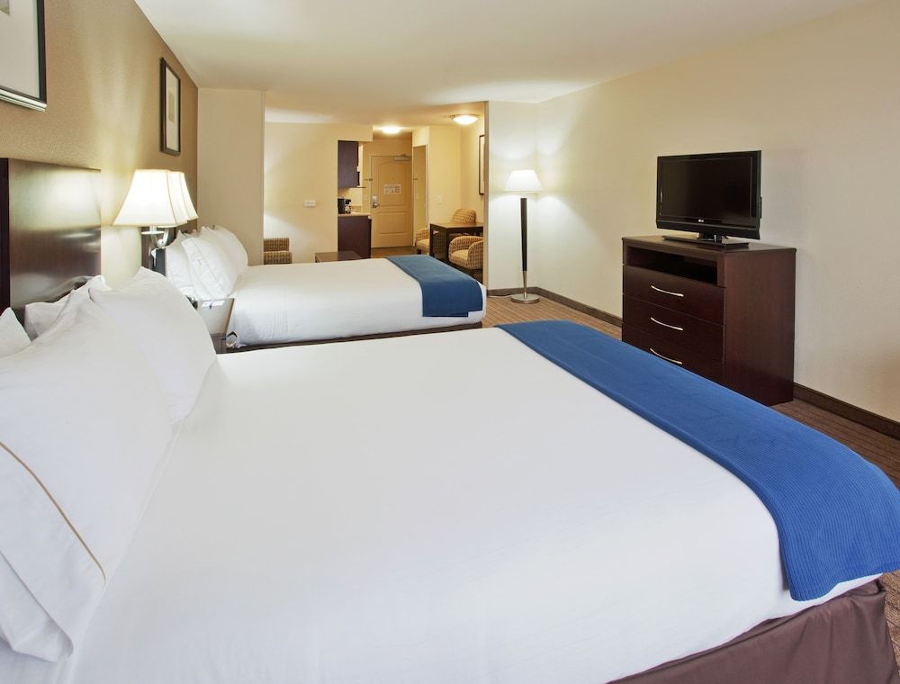 Holiday Inn Express Hotel & Suites Merced by IHG 3