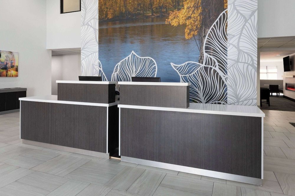 La Quinta Inn & Suites by Wyndham Meridian 3
