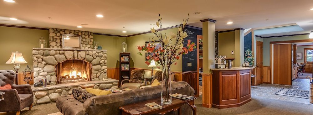 The Wild Iris Inn 3