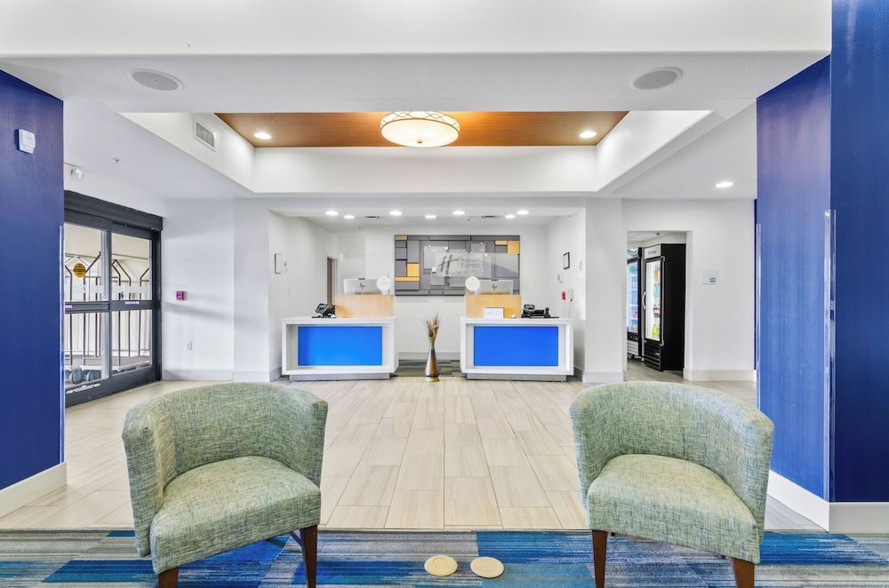 Holiday Inn Express Hotel & Suites Mount Airy by IHG 2