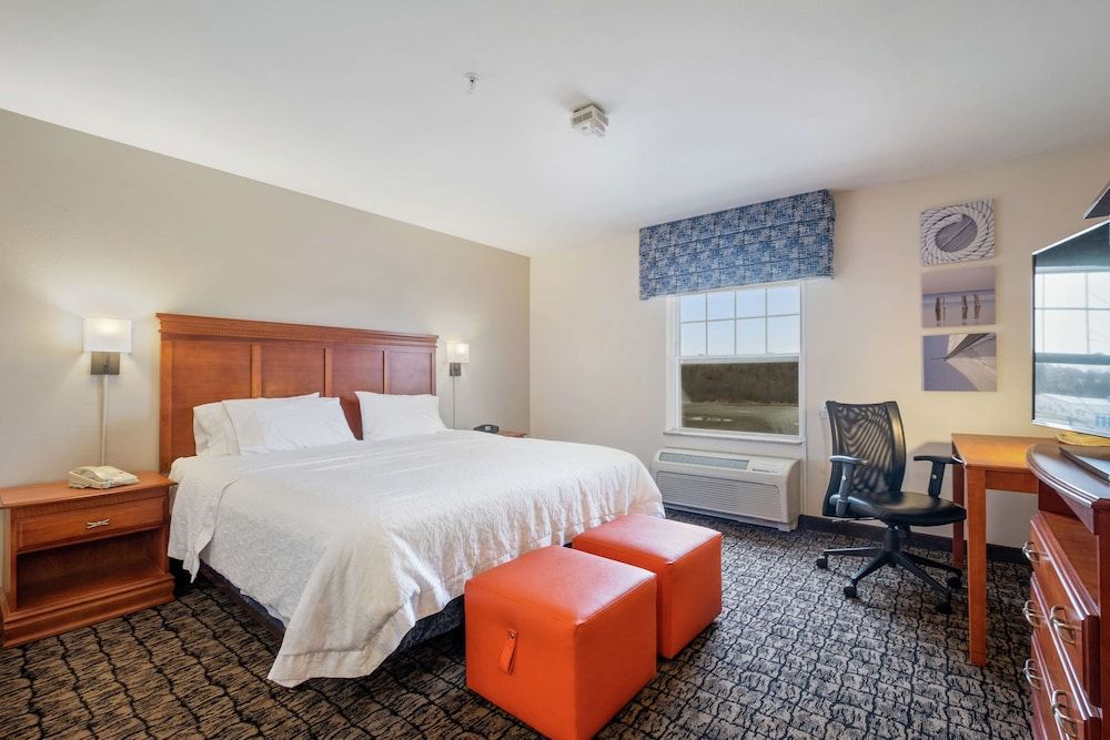 Hampton Inn & Suites Rockland 3